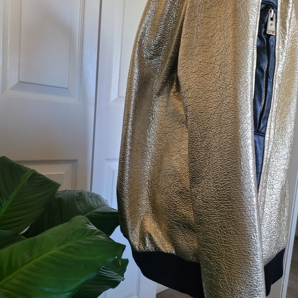 Golden Jacket - Picture 3 of 3